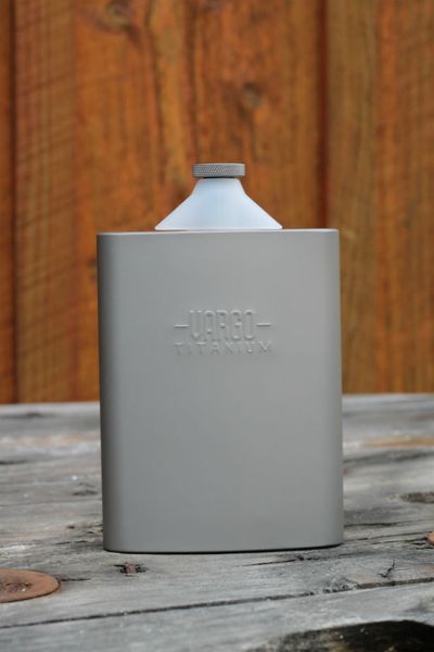 titánová ploskačka Vargo Titan 240 ml - Vargo Funnel Flask